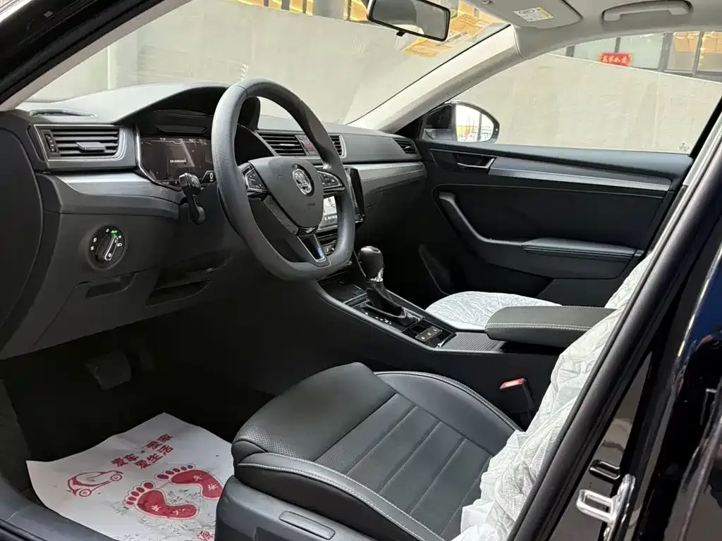 Skoda Superb — фото 4