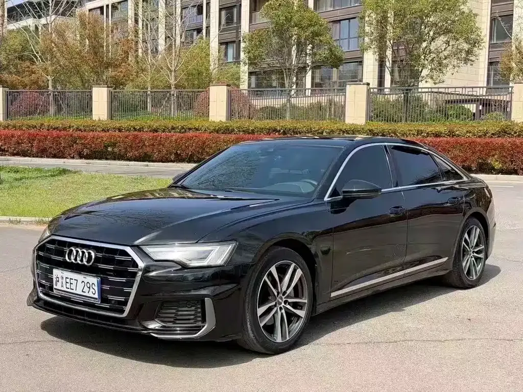 Audi A6L — фото 1