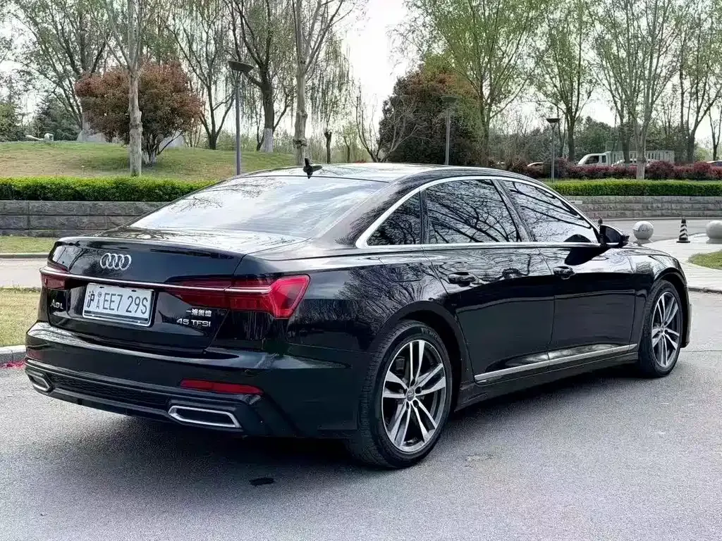 Audi A6L — фото 8