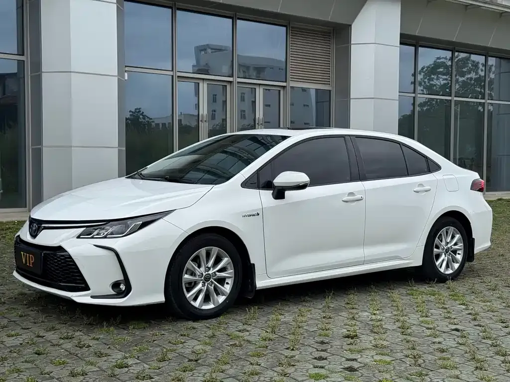 Toyota Corolla — фото 1
