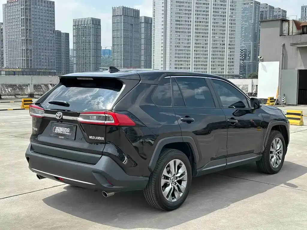 Toyota Wildlander — фото 10