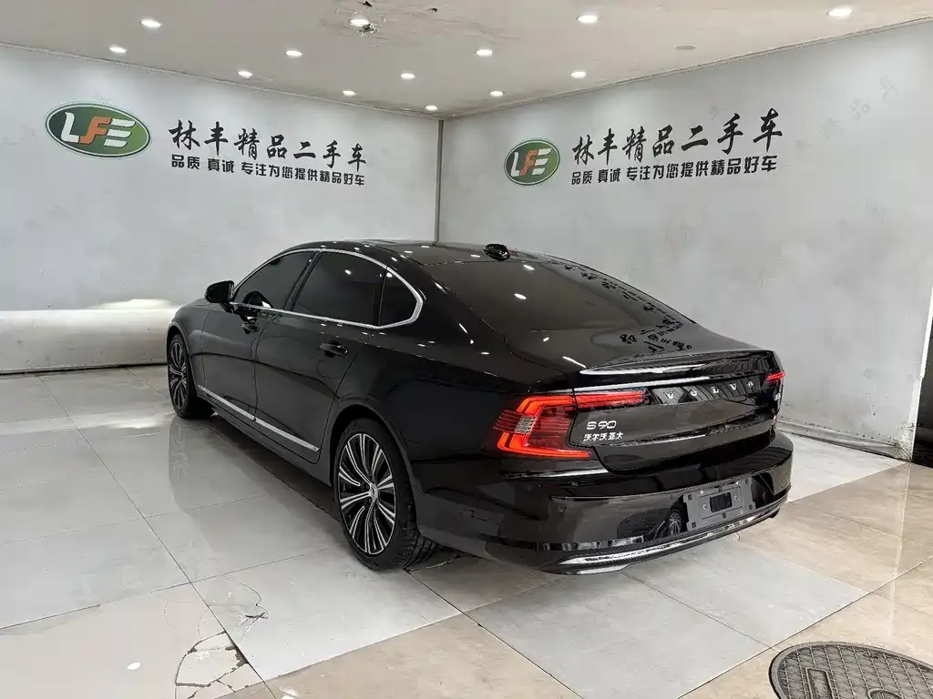 Volvo S90 — фото 4