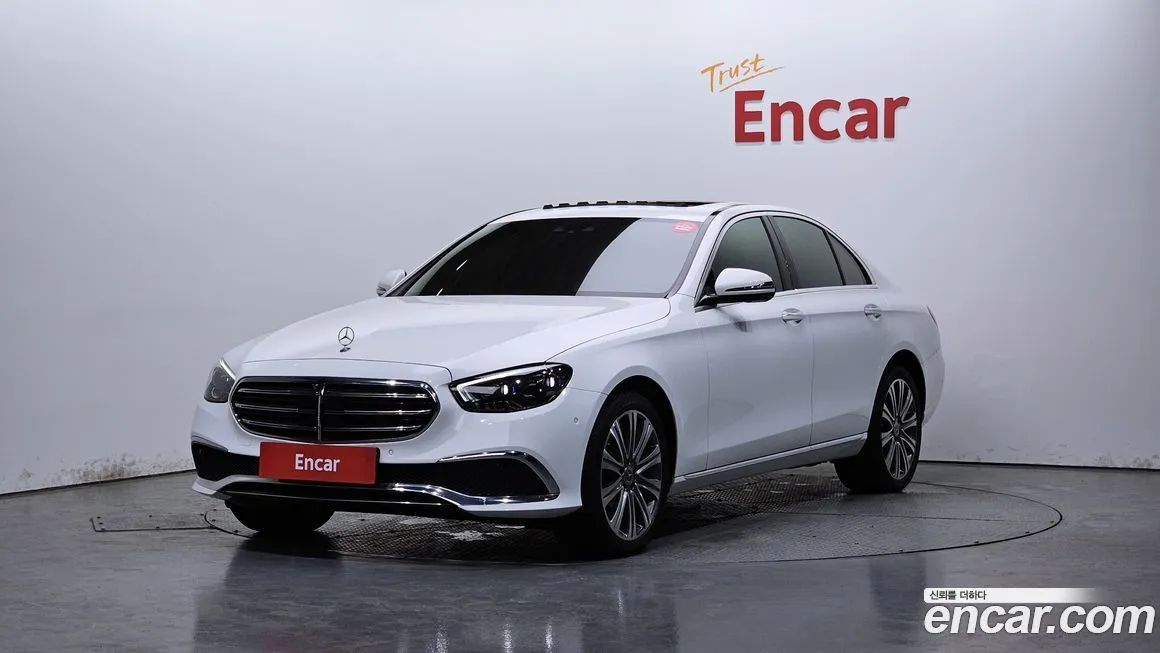 Mercedes-Benz E-Class — фото 1