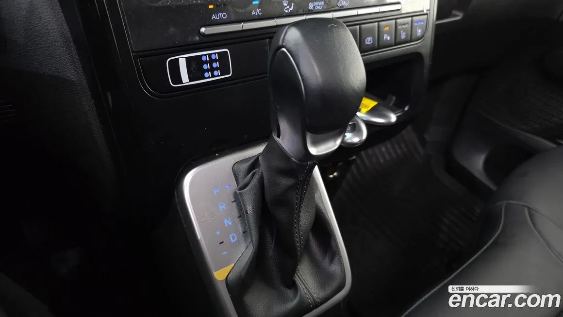 Hyundai Staria — фото 3