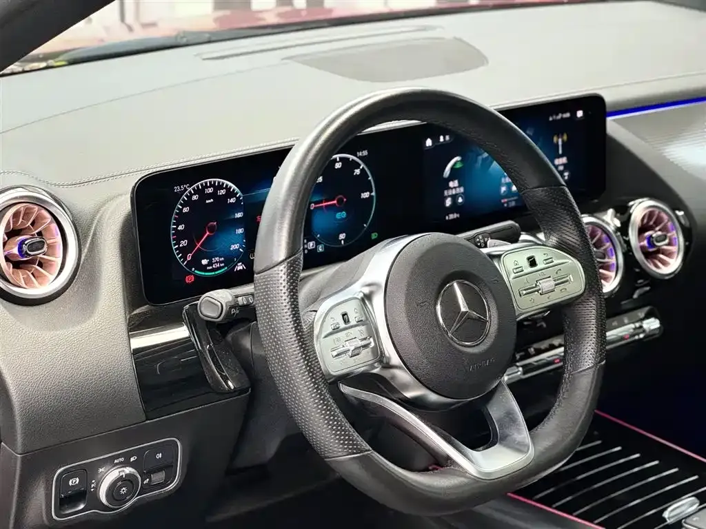 Mercedes-Benz EQA — фото 8