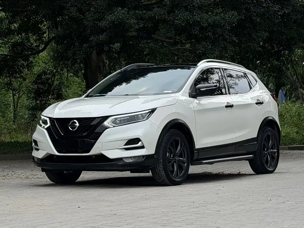 Nissan Qashqai — фото 1