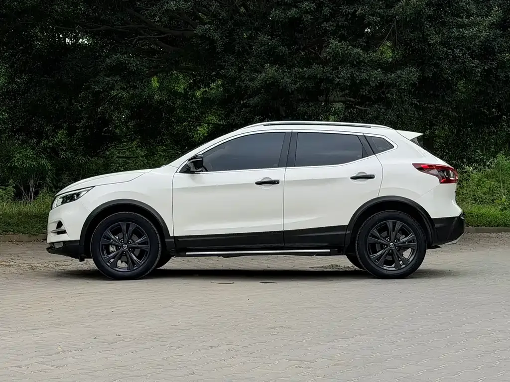 Nissan Qashqai — фото 7