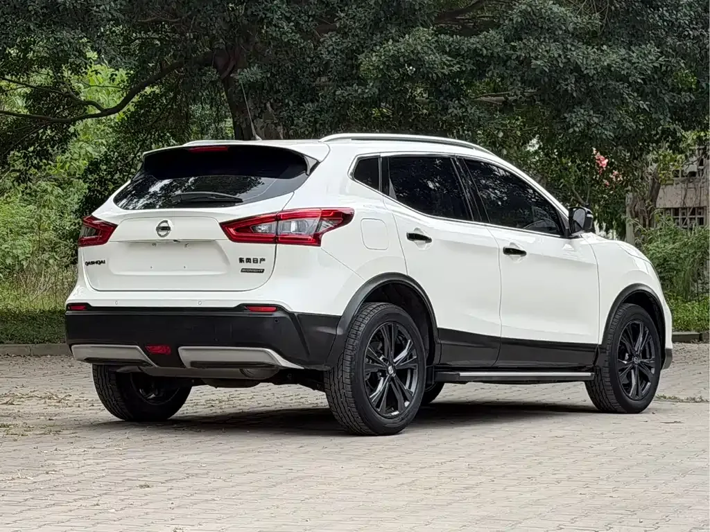 Nissan Qashqai — фото 10