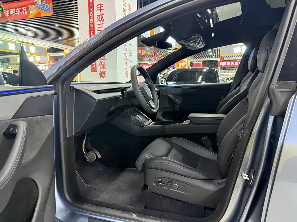 Tesla Model Y L — фото 3