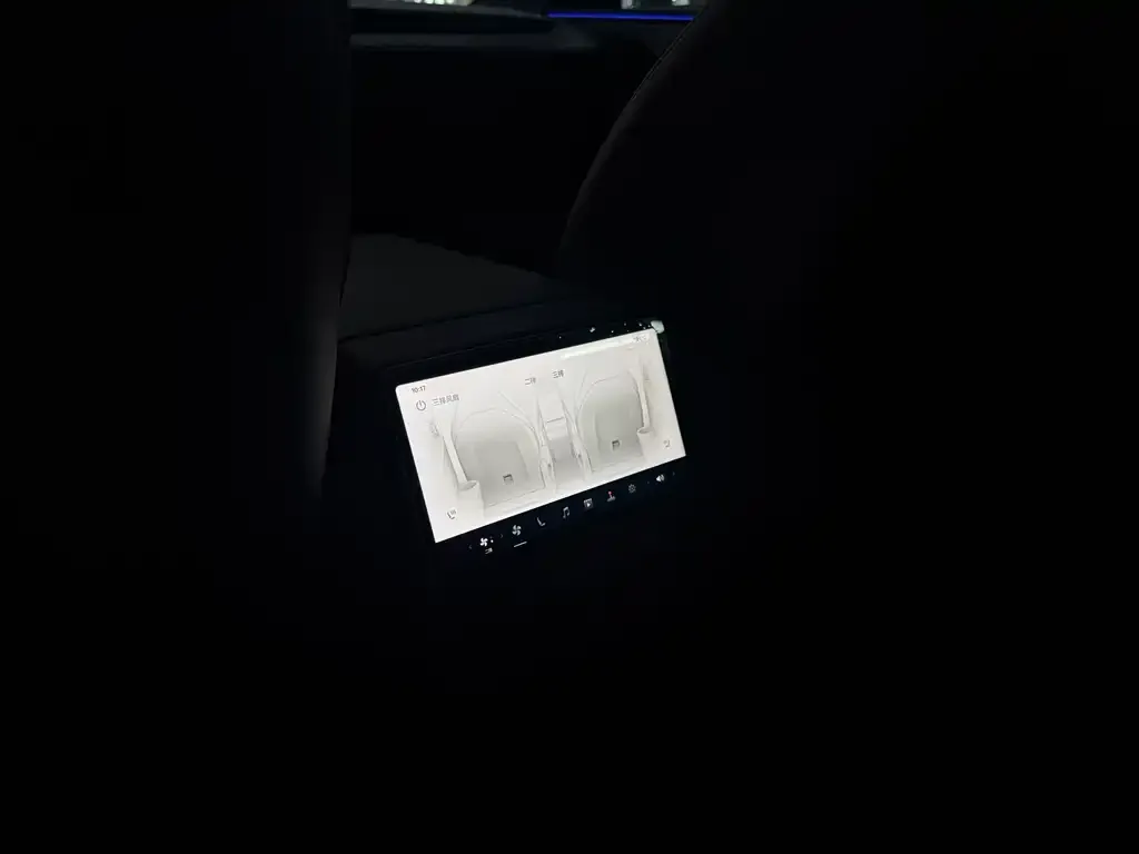 Tesla Model Y L — фото 4