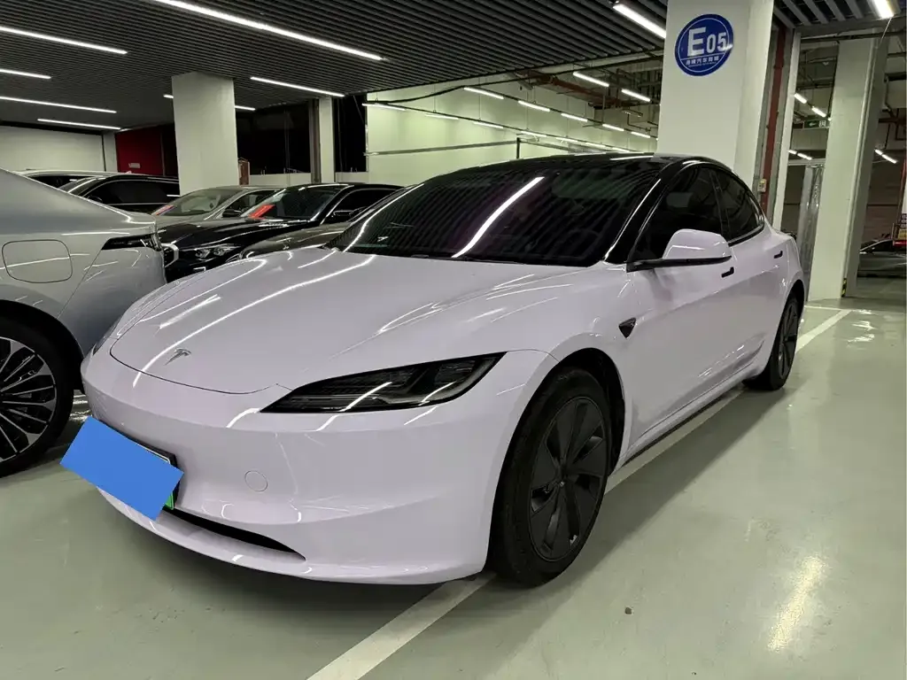Tesla Model 3 — фото 1