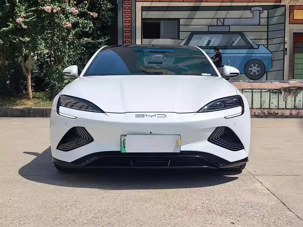 BYD Seal — фото 10