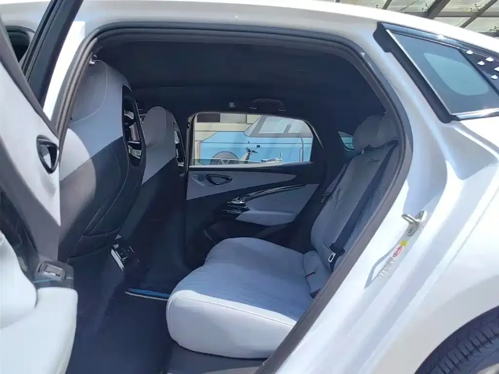 BYD Seal — фото 3