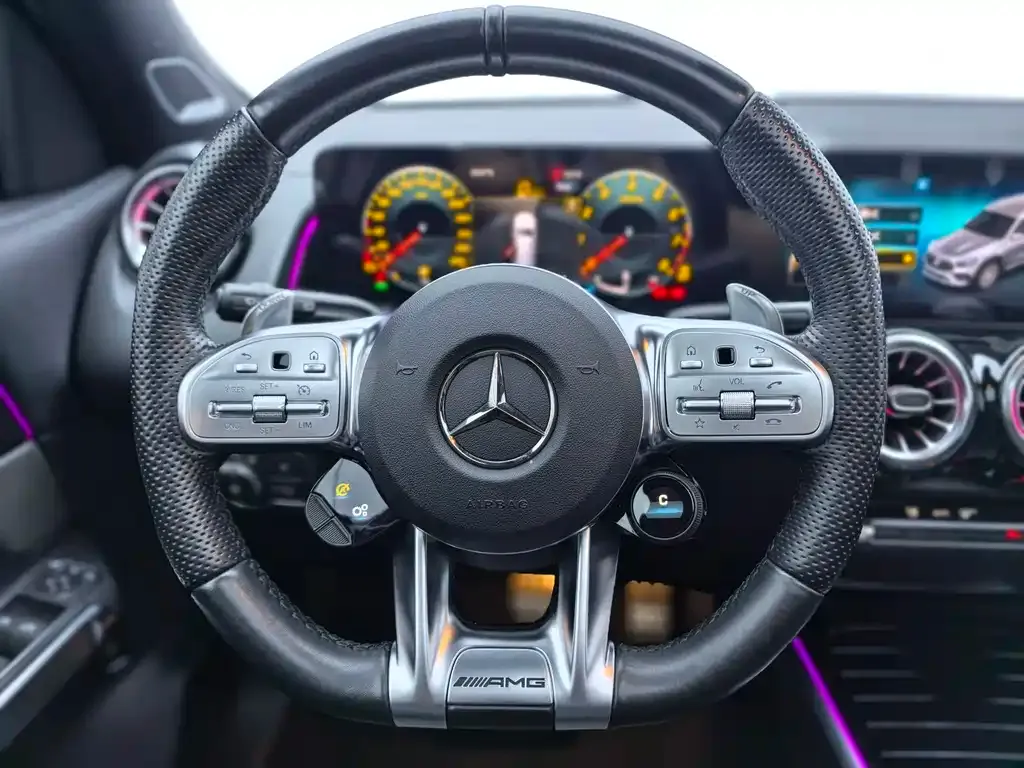 Mercedes-Benz GLB AMG — фото 5