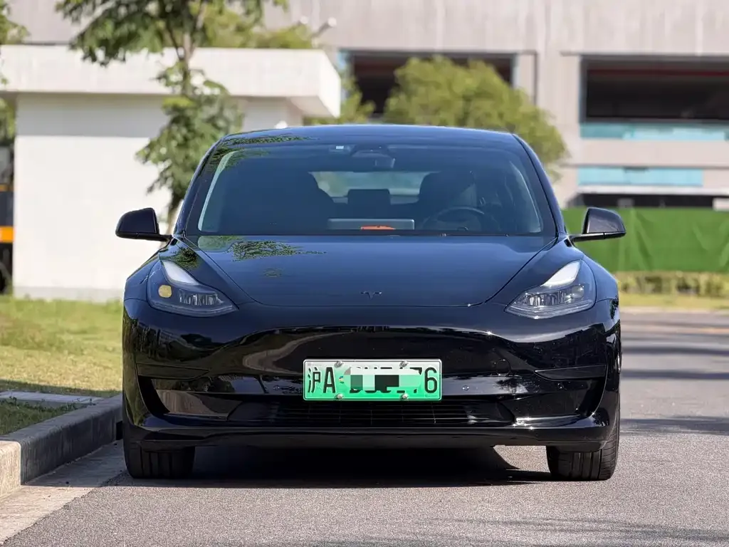 Tesla Model 3 — фото 5