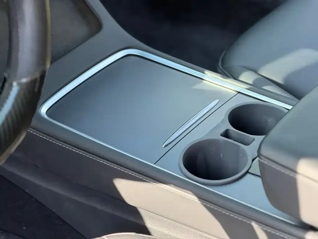 Tesla Model 3 — фото 2