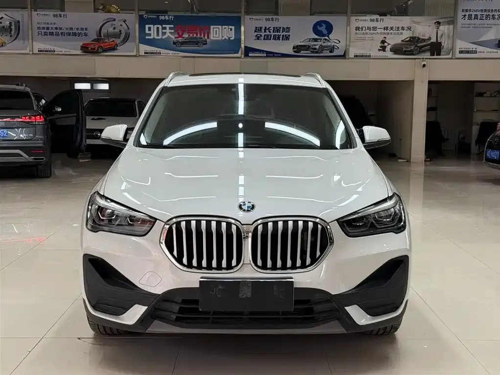 BMW X1 — фото 8
