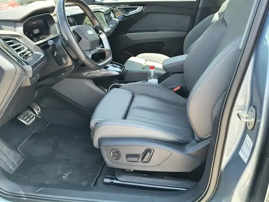Audi Q4 e-tron — фото 10