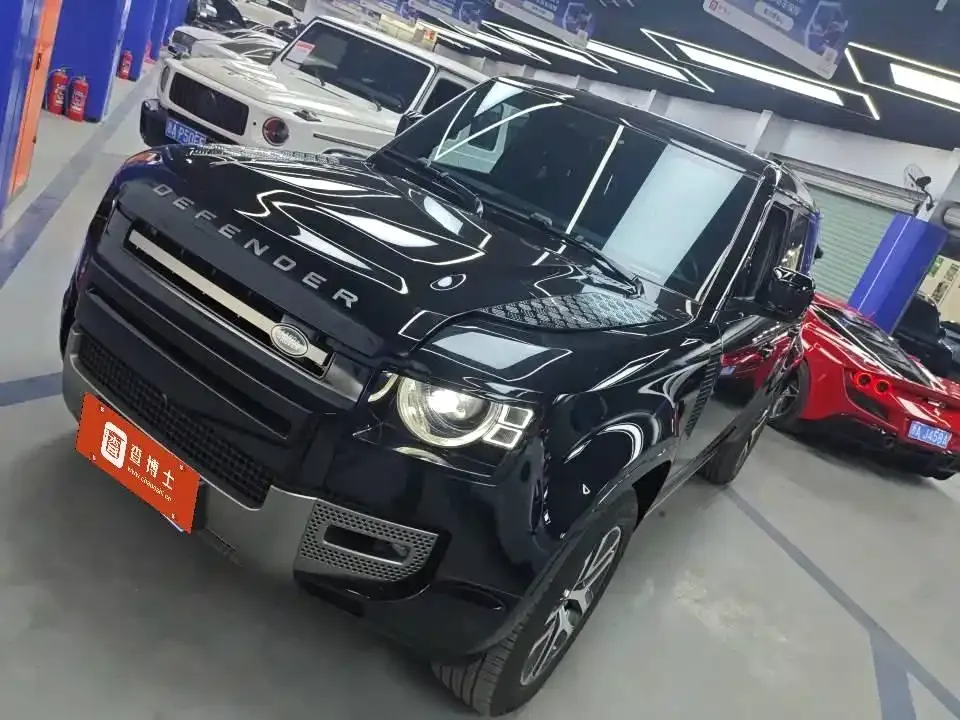 Land Rover Defender — фото 1