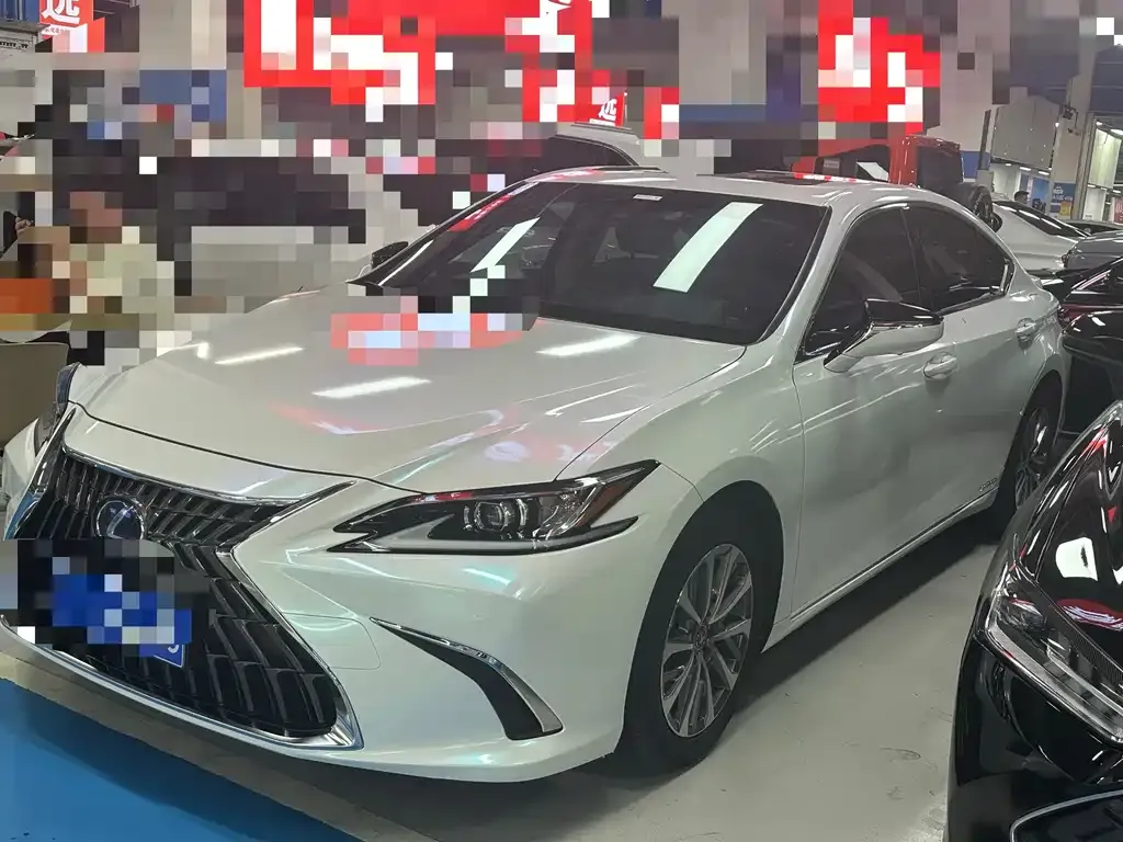 Lexus ES — фото 1