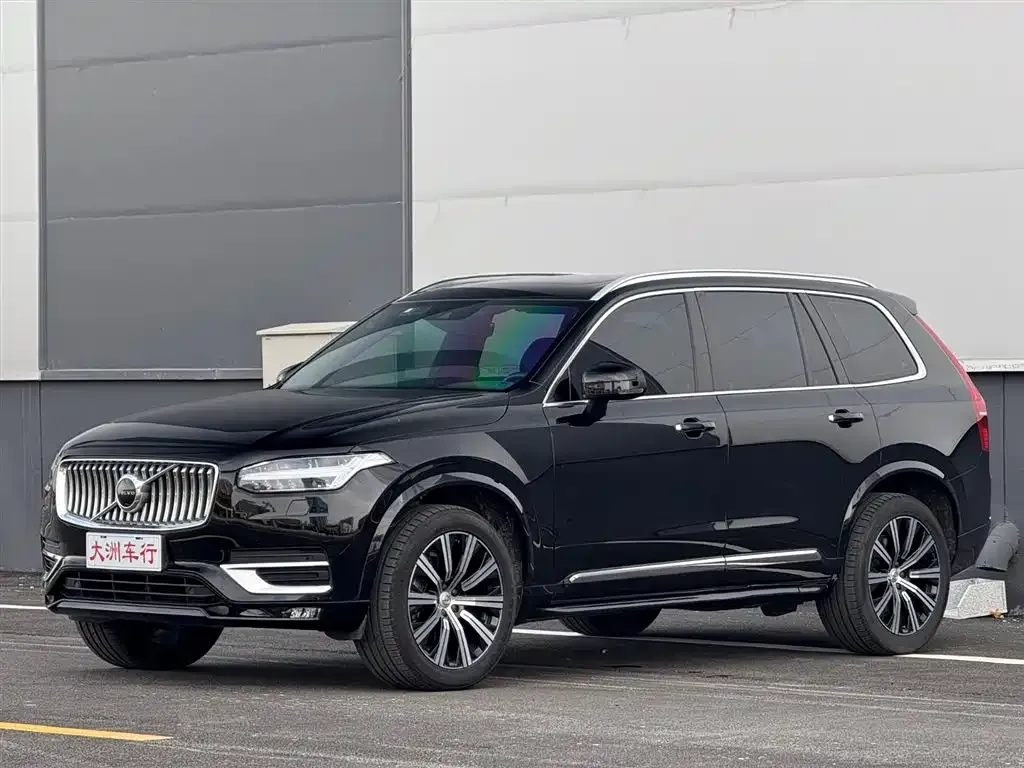 Volvo XC90 — фото 1