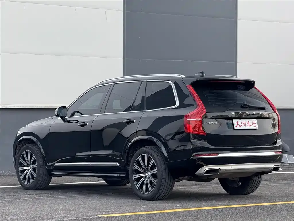 Volvo XC90 — фото 7