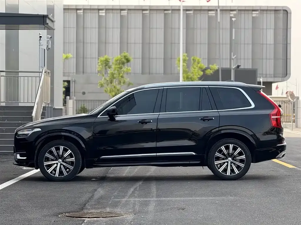 Volvo XC90 — фото 9