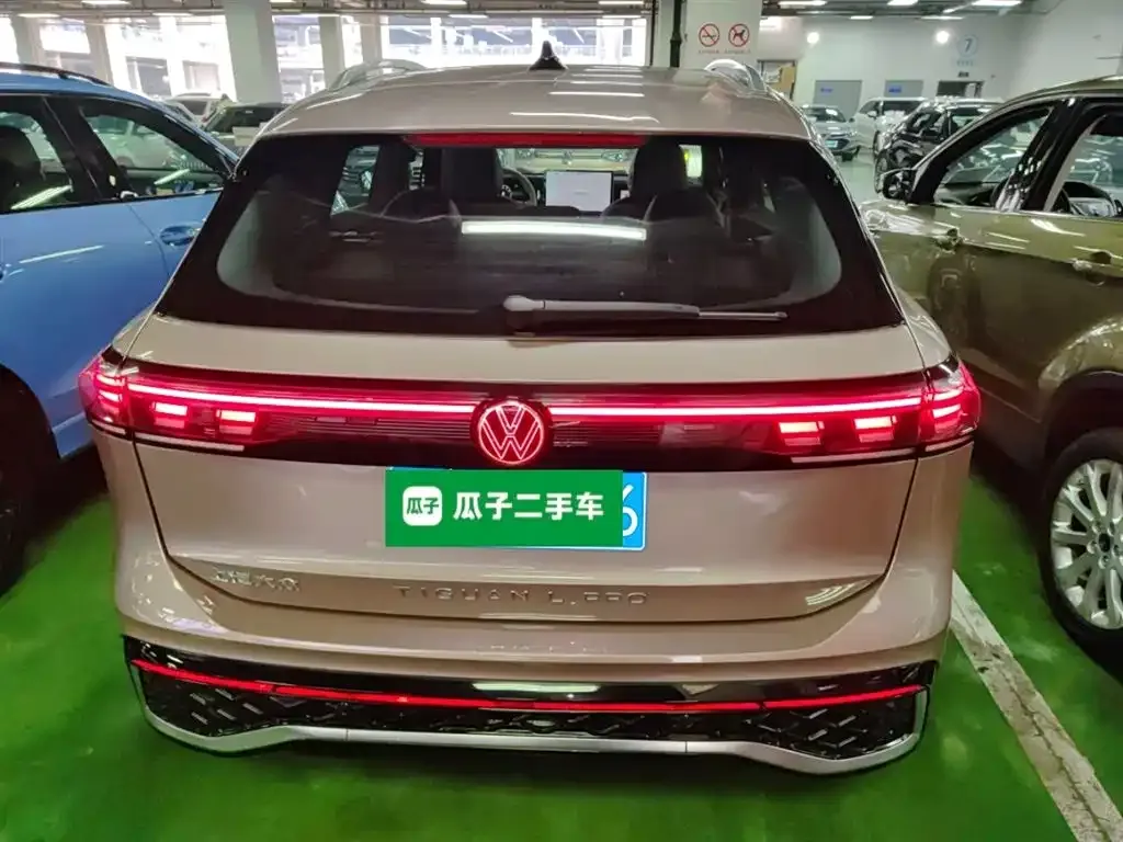 Volkswagen Tiguan L — фото 6