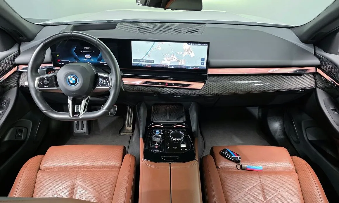 BMW i5 — фото 10