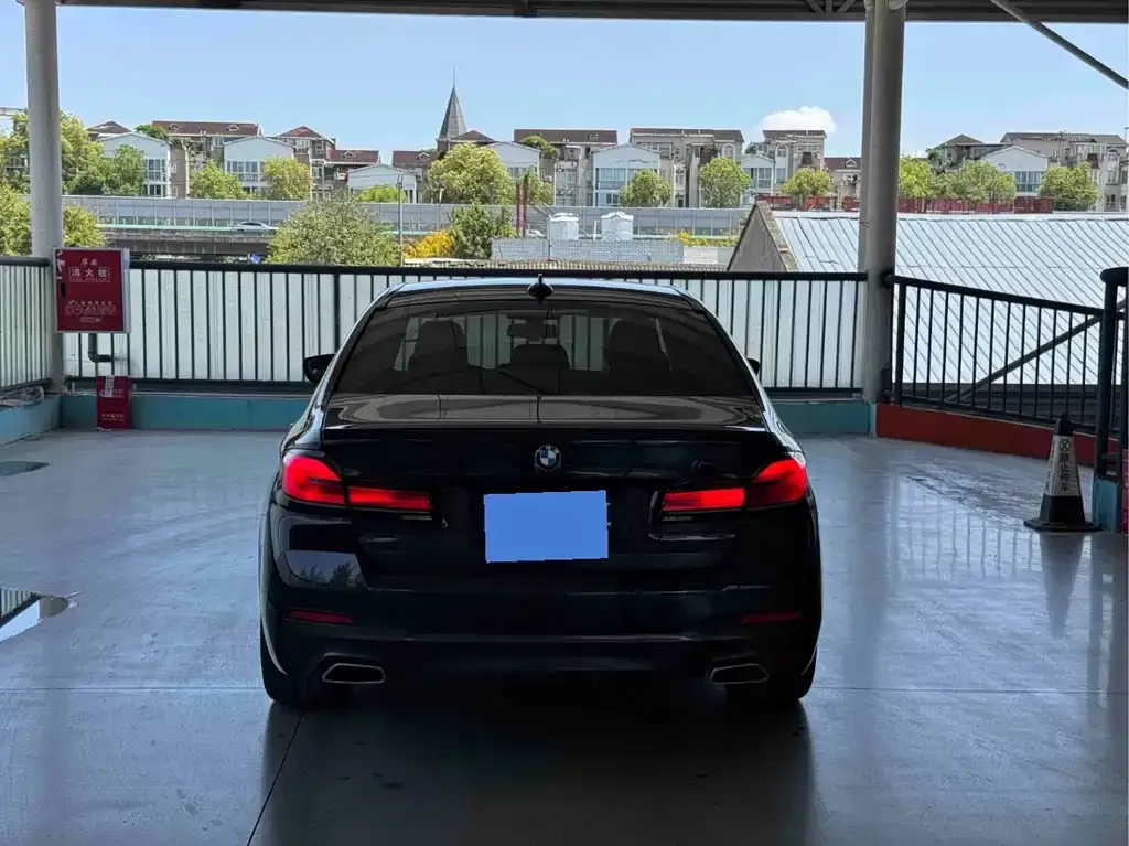 BMW 5 Series (Import) — фото 2