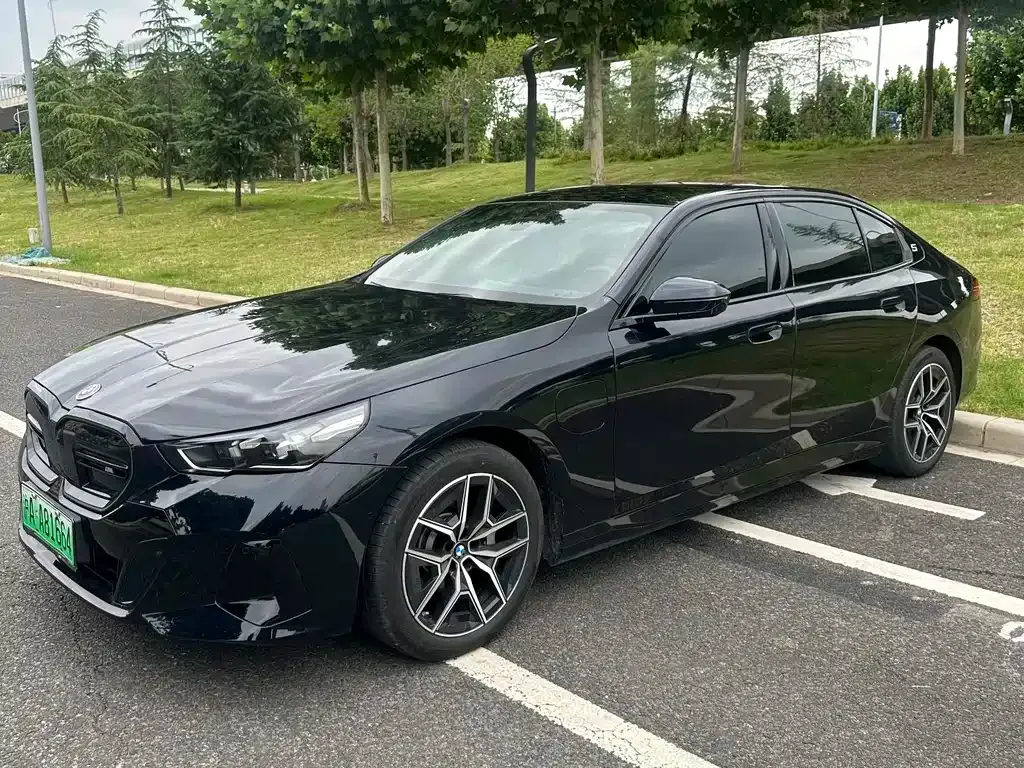BMW i5 — фото 1