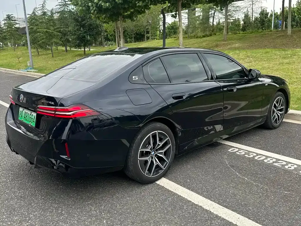 BMW i5 — фото 8