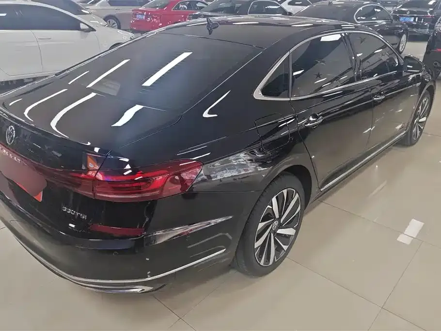 Volkswagen Passat — фото 10