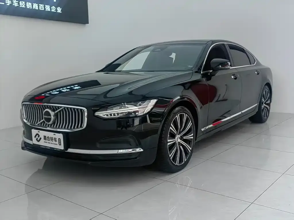 Volvo S90 — фото 1