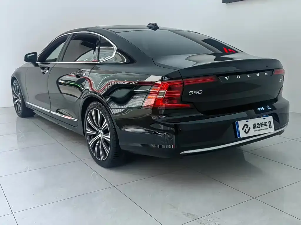 Volvo S90 — фото 4