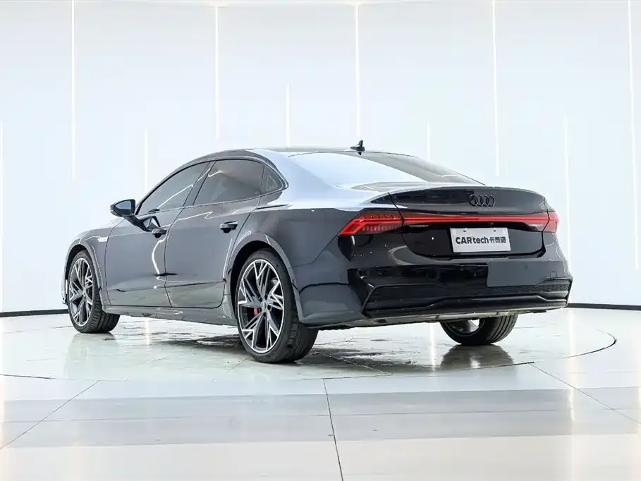 Audi A7L — фото 8