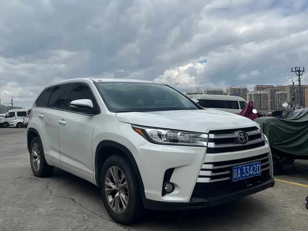 Toyota Highlander — фото 7