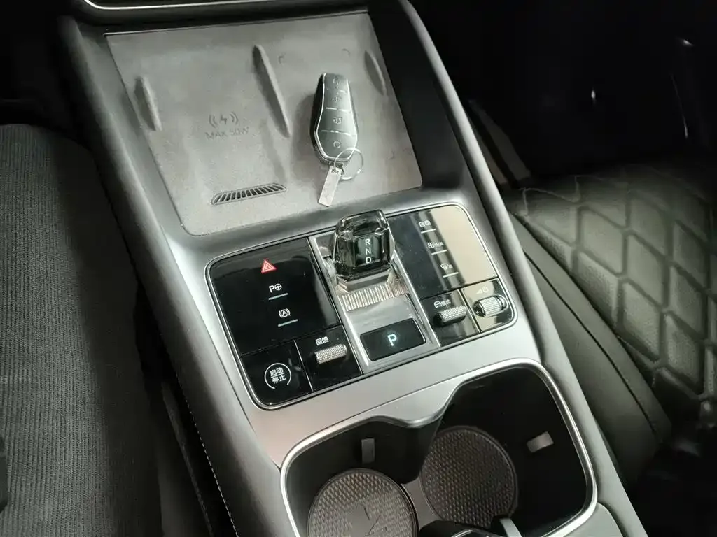 BYD Seal 07 EV — фото 10