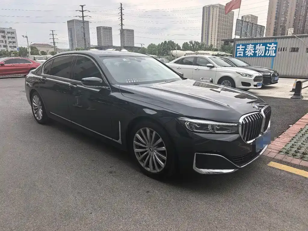 BMW 7 Series — фото 10