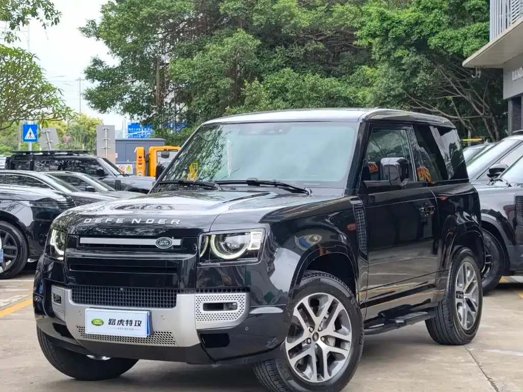 Land Rover Defender — фото 1