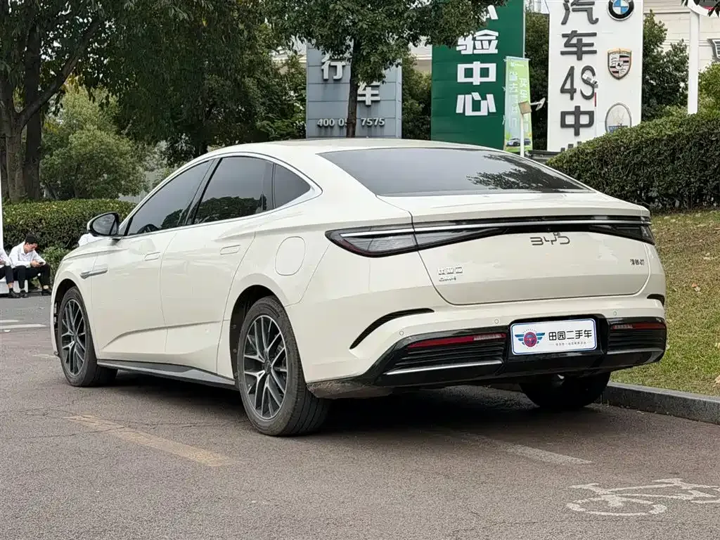 BYD Seal 07 DM-i — фото 10