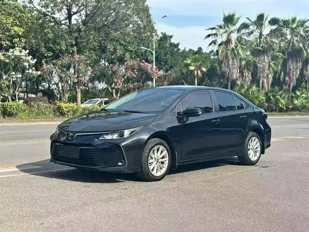 Toyota Corolla — фото 1