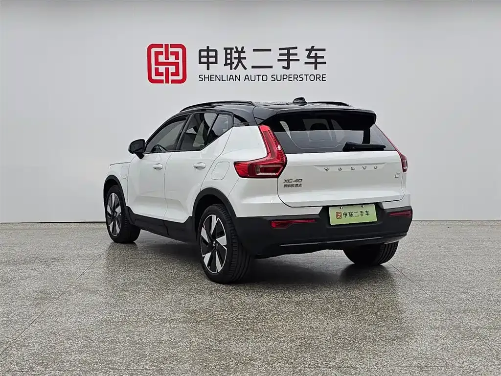Volvo XC40 NEV — фото 10