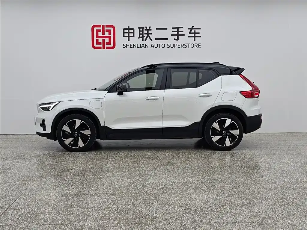 Volvo XC40 NEV — фото 6