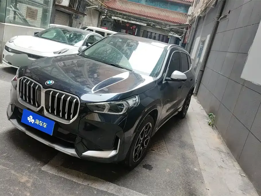 BMW X1 — фото 1