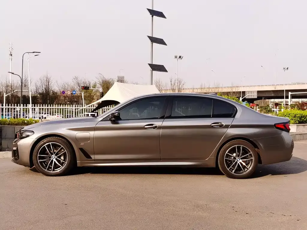 BMW 5 Series New Energy — фото 4