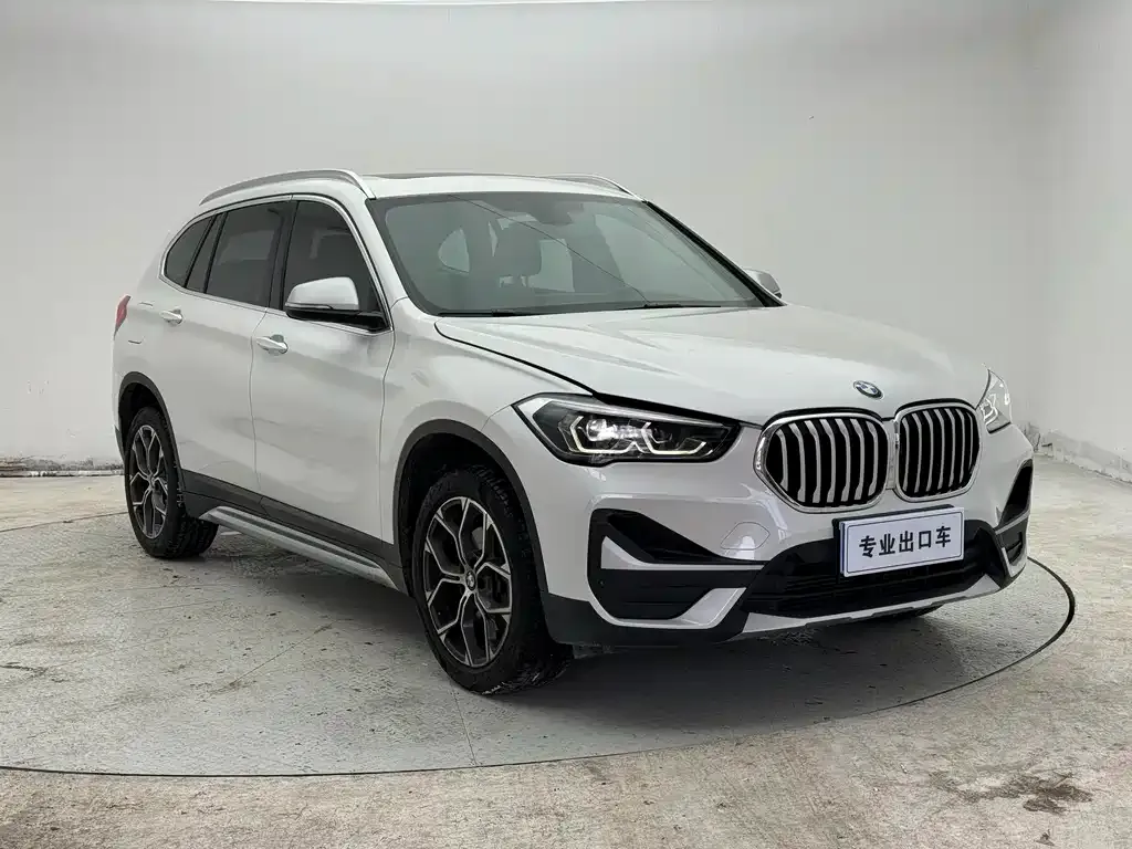 BMW X1 — фото 7