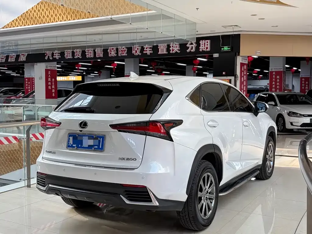 Lexus NX — фото 9