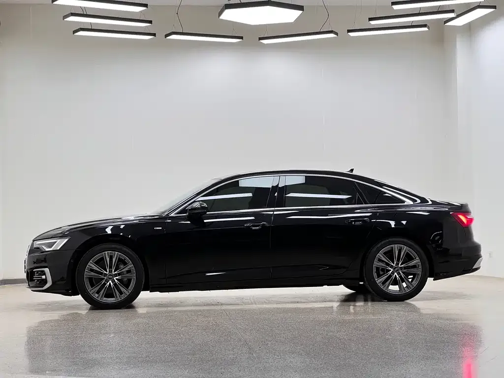 Audi A6L — фото 2