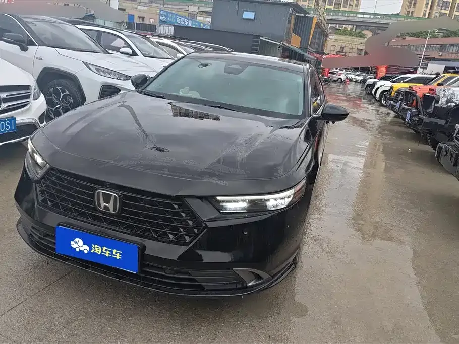 Honda Accord — фото 1